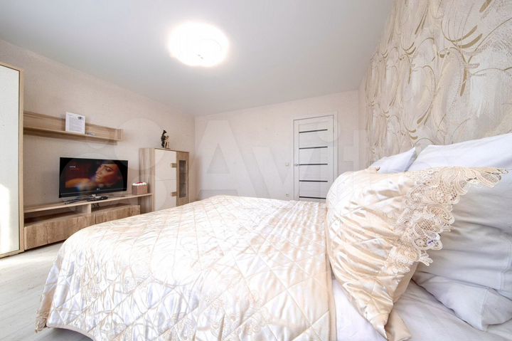 1-к. квартира, 42 м², 8/8 эт.