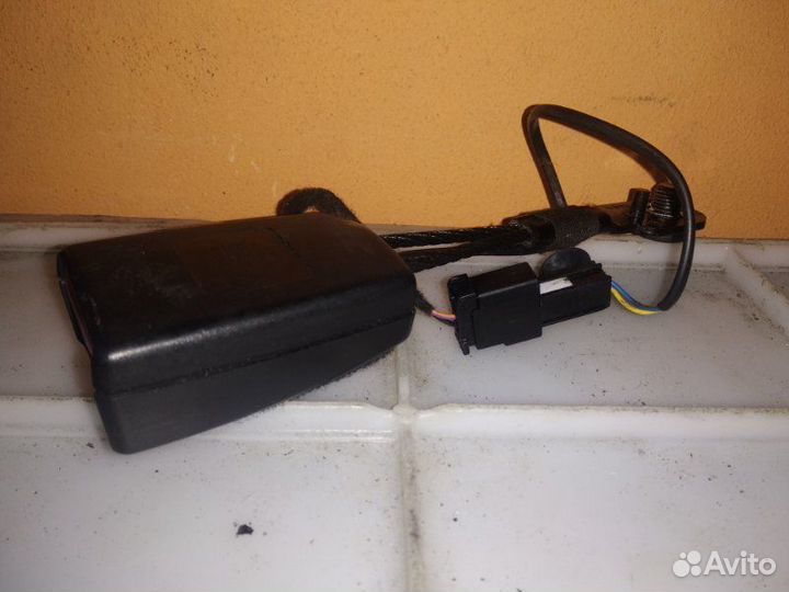 Замок ремня безопасности Opel Astra P10 A17DTJ