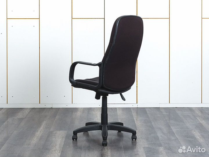 Офисное кресло