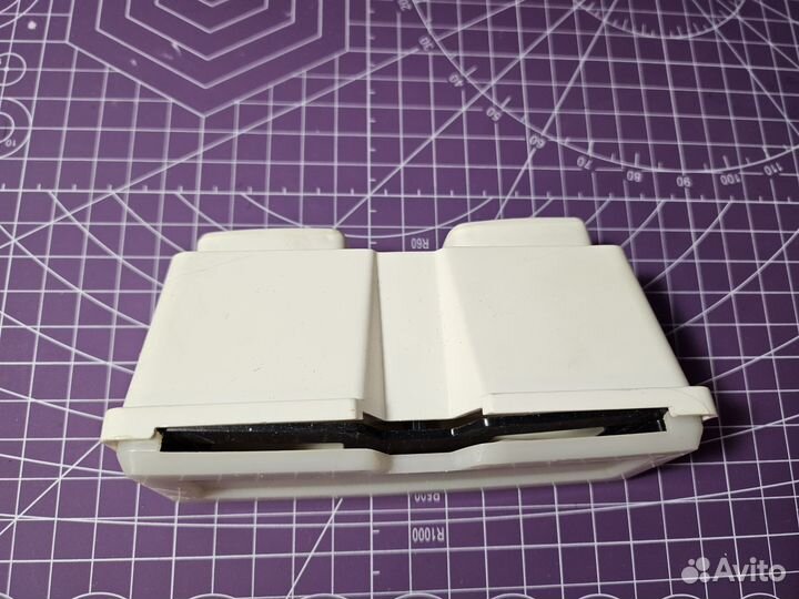 Картонные рамки для диапозитивов и проектор