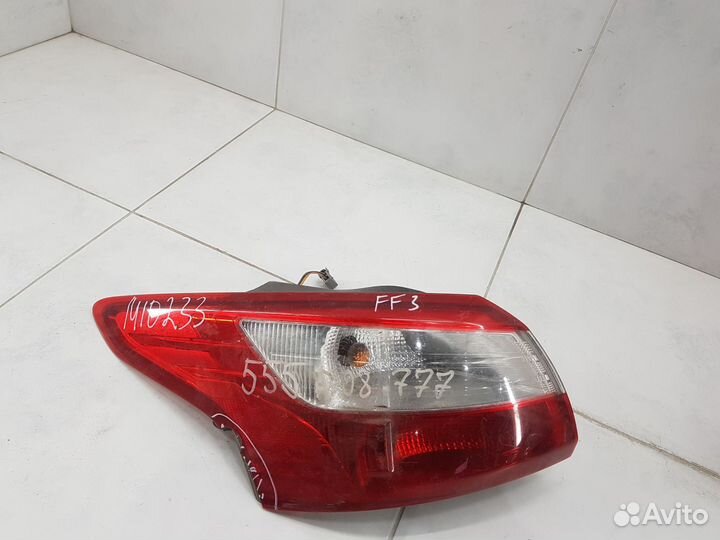 Фонарь задний левый наружный Ford Focus