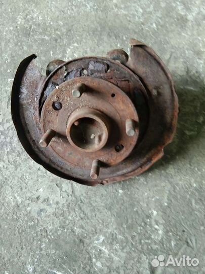 Кулак задний левый Шевроле Лачетти