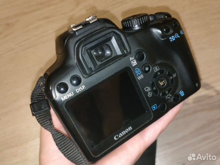 Зеркальный фотоаппарат canon 1000d