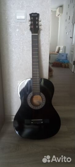 Акустическая гитара