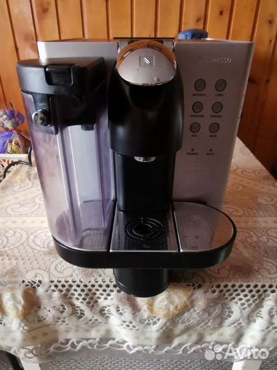 Кофемашина delonghi nespresso EN 720 M