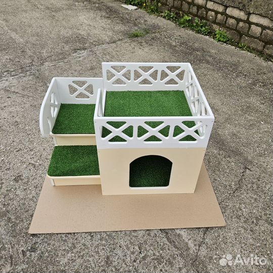 Домик для домашних животных из дерева