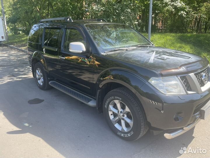 Nissan Pathfinder 2.5 AT, 2012, 200 423 км