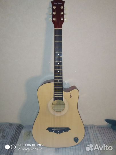 Акустическая гитара