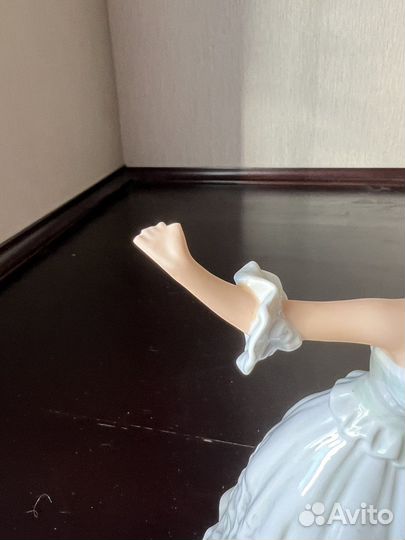 Фарфоровые статуэтка «балерина»