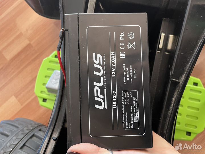 Детский квадроцикл на аккумуляторе