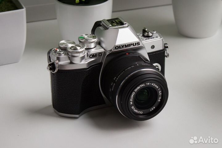 Olympus OM-D E-M10 Mark III Kit + Комплект