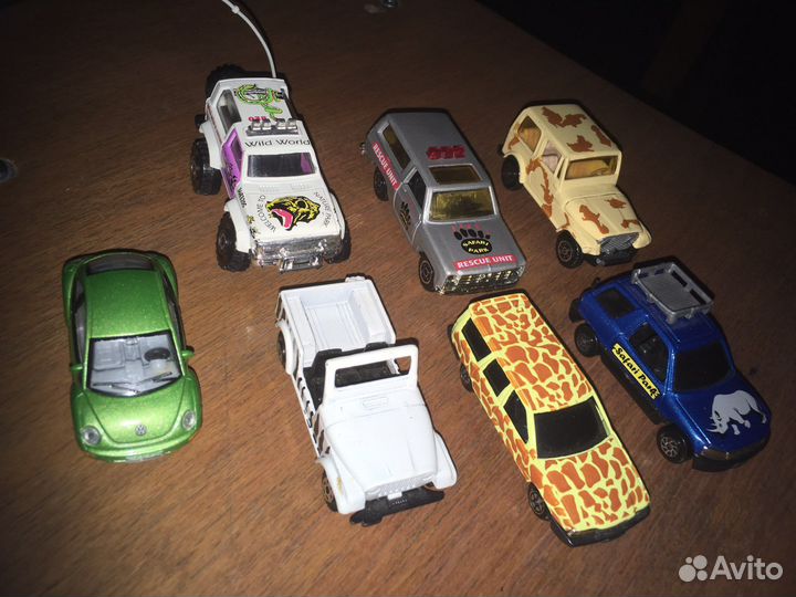 Машинки модели 1:64