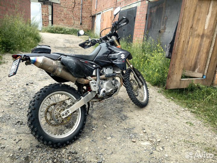 Suzuki DR-Z 400 SM (на эндуро колёсах)