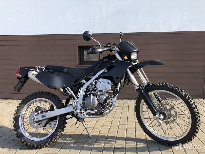 Kawasaki D-tracker
