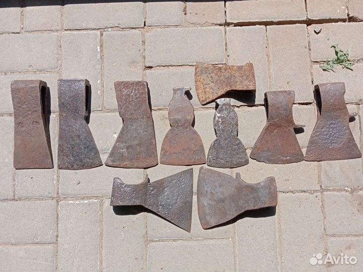 Кирки, лопатки, топоры