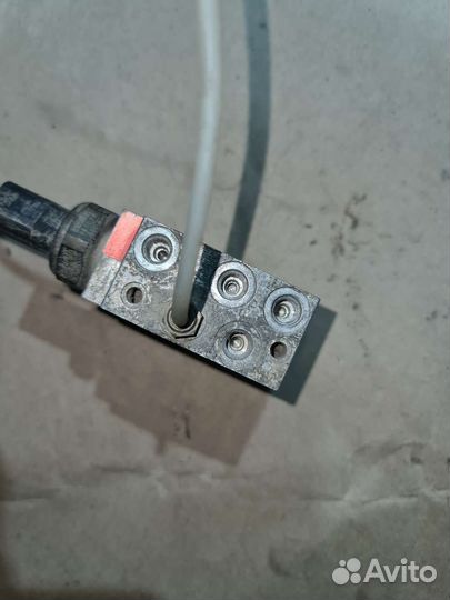 Блок клапанов пневмоподвески Mercedes W211/CLS219