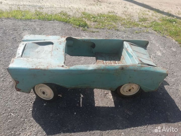 Педальный машина СССР. Нева