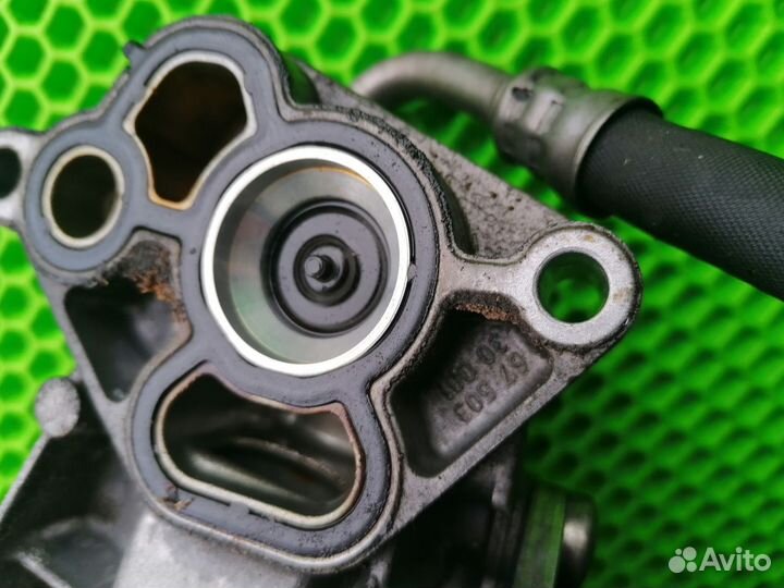 Радиатор кронштейн фильтра на Volvo Фрилендер 3,2л