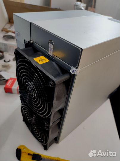 Asic майнер Bitmain Antminer S19
