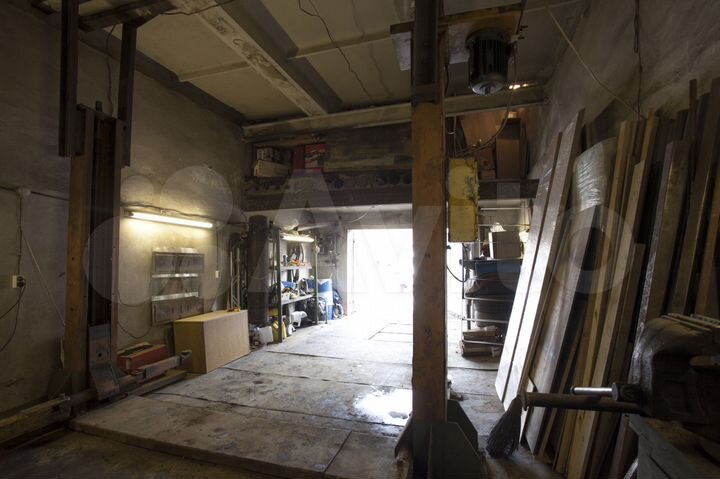 Гараж, > 30 м²