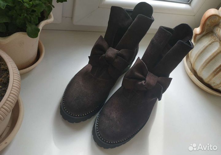 Новые ботиночки замшевые