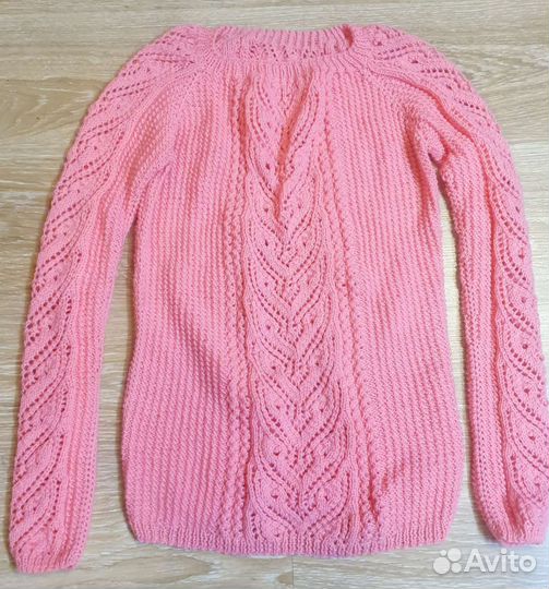 Свитер вязаный женский