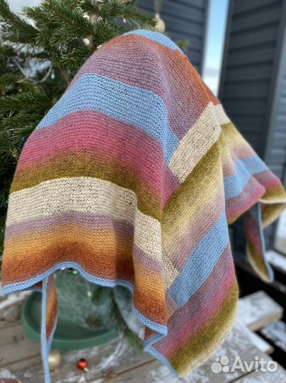 Вязаная косынка бактус