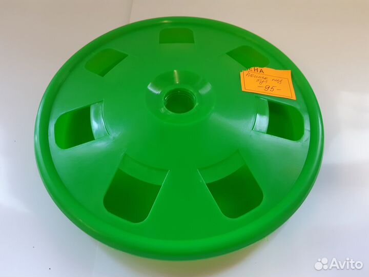 Кормушки,поилки для животных