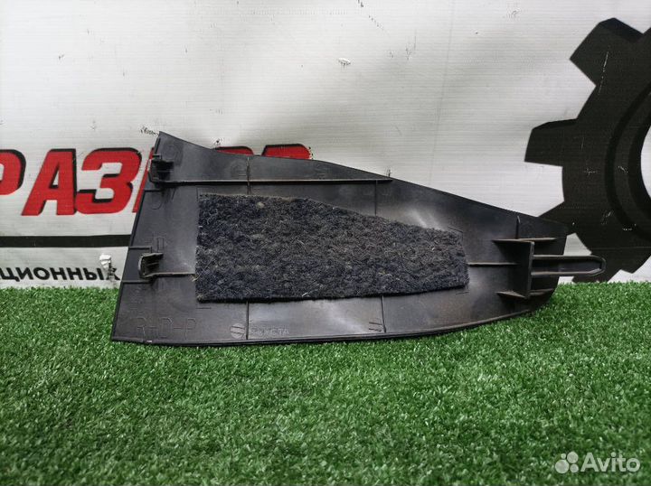 Накладка консоли кпп левая Toyota RAV4 2006 ACA31W