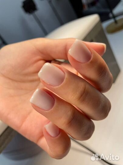 Модель на маникюр
