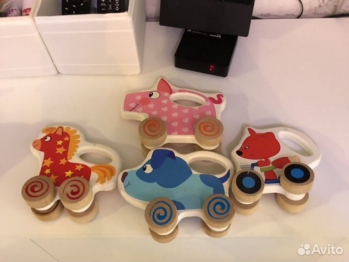Деревянные игрушки. Каталка