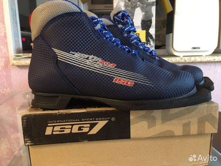 Лыжные ботинки