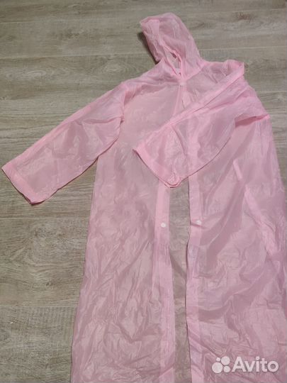 Набор детских шапок и жилетка