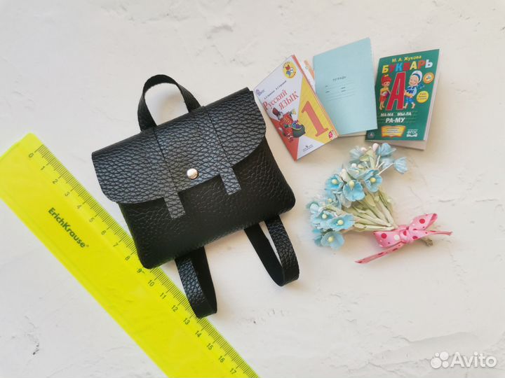 Комплект для куклы рюкзачок и мини-учебники