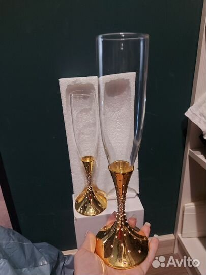 Свадебные бокалы золотые для шампанского