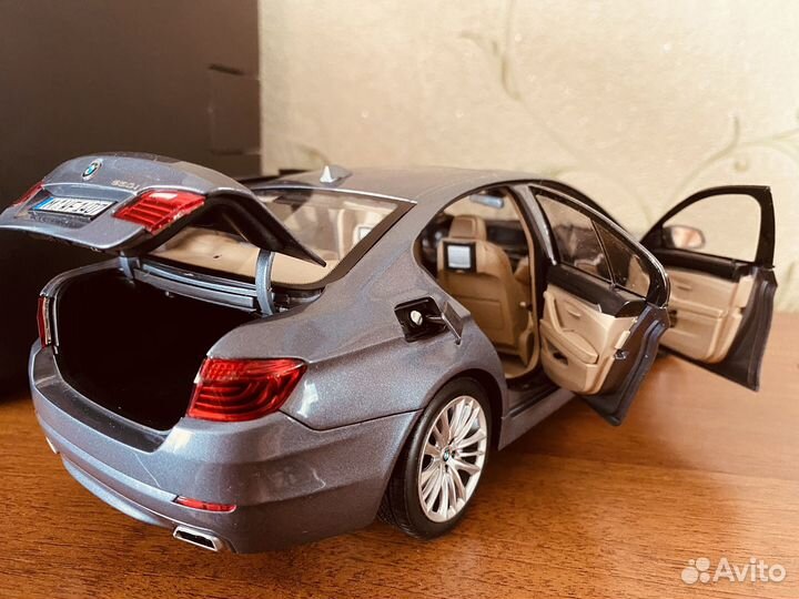 1:18 BMW 550i norev