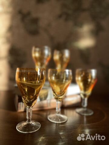 Рюмки на ножке