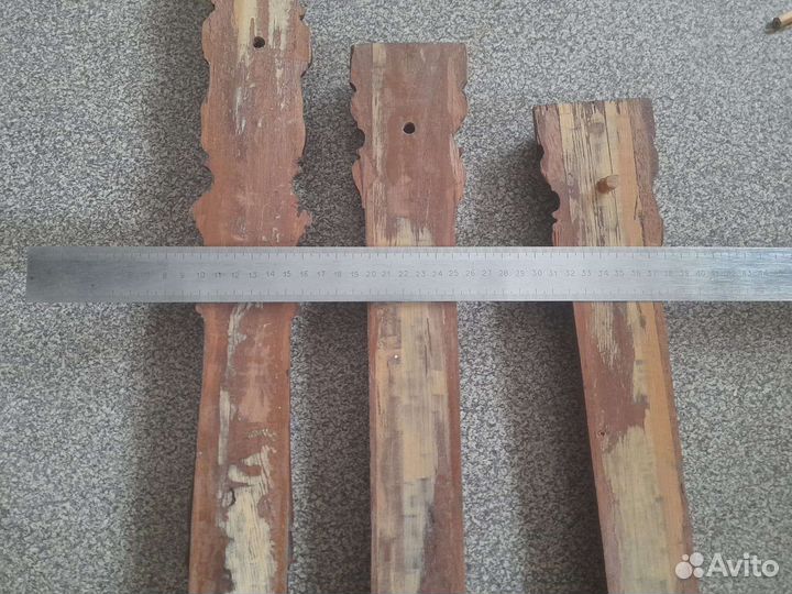 Старинные детали от зеркала, дверцы от шкафа