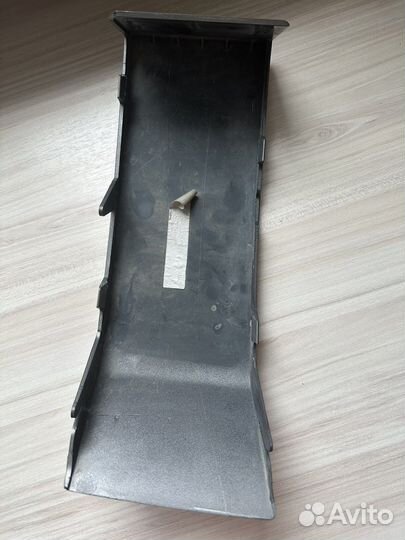 Молдинг под фонарь задний правый
