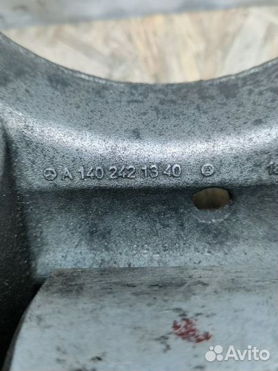 Кронштейн кпп Mercedes-Benz C-Class W204 C180 CGI