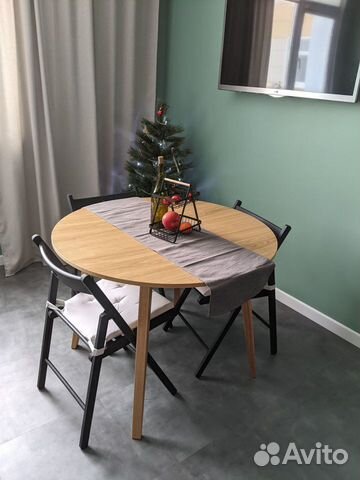 Круглый стол из шпона дуба