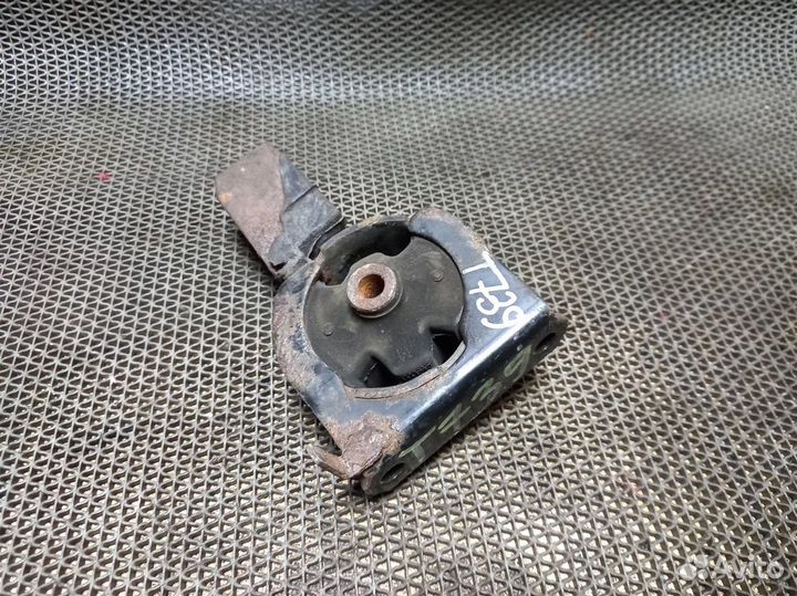 Подушка двигателя toyota corolla ZZE121