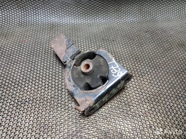 Подушка двигателя toyota corolla ZZE121