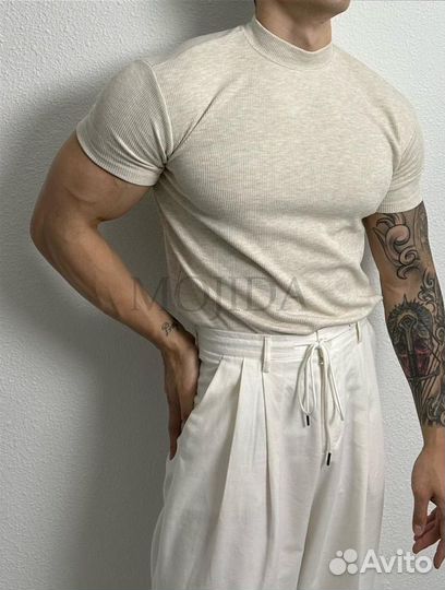 Футболка с высоким горлом old money