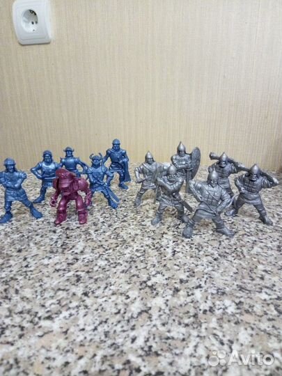 Солдаты пластмассовые