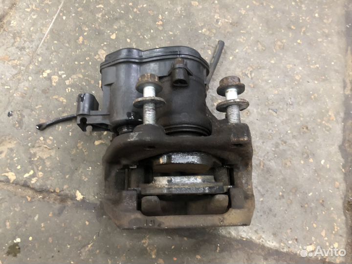 Суппорт задний правый BMW 5 Серии F10 F11