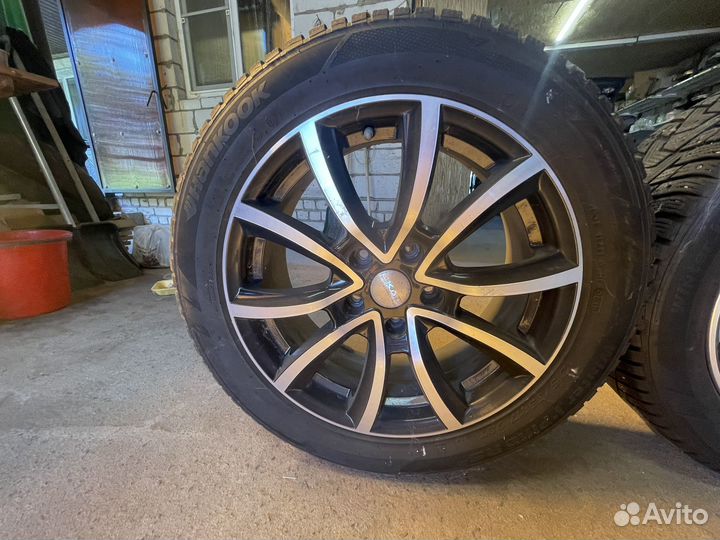 Hankook Winter I'Pike RS2 W429 215/55 R17