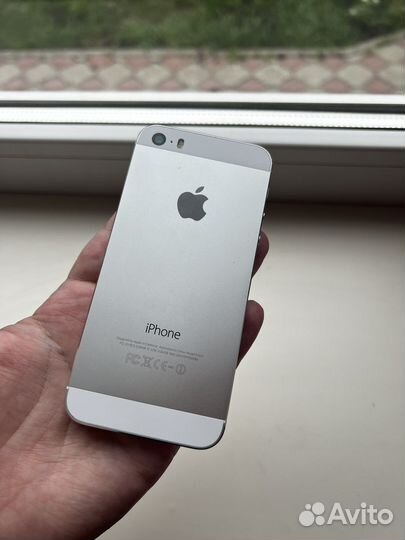 Телефон iPhone 5s