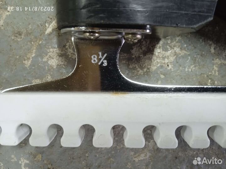 Коньки фигурные женские 33 размер