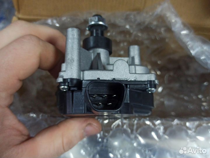 Моторчик стеклоочистителя honda crv3